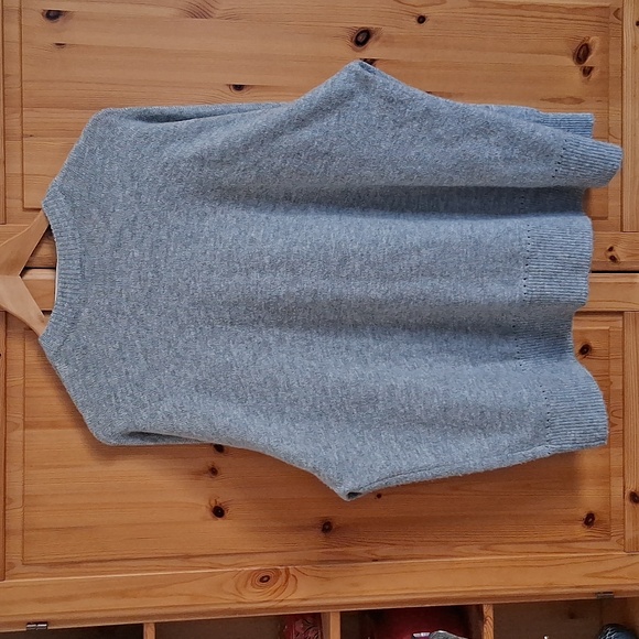 Torrid Light Gray Classic V- Neck Cardigan Sweater Size 3X - Picture 7 of 9